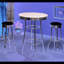 3 tables de bar noires avec un design rétro des années 1950, du métal et des tabourets pour la salle à manger
