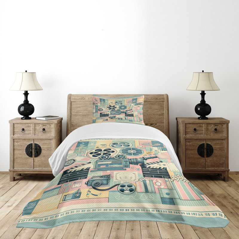 Coverlet, Twin Coverlet / Bedspread + 1 Standard Sham