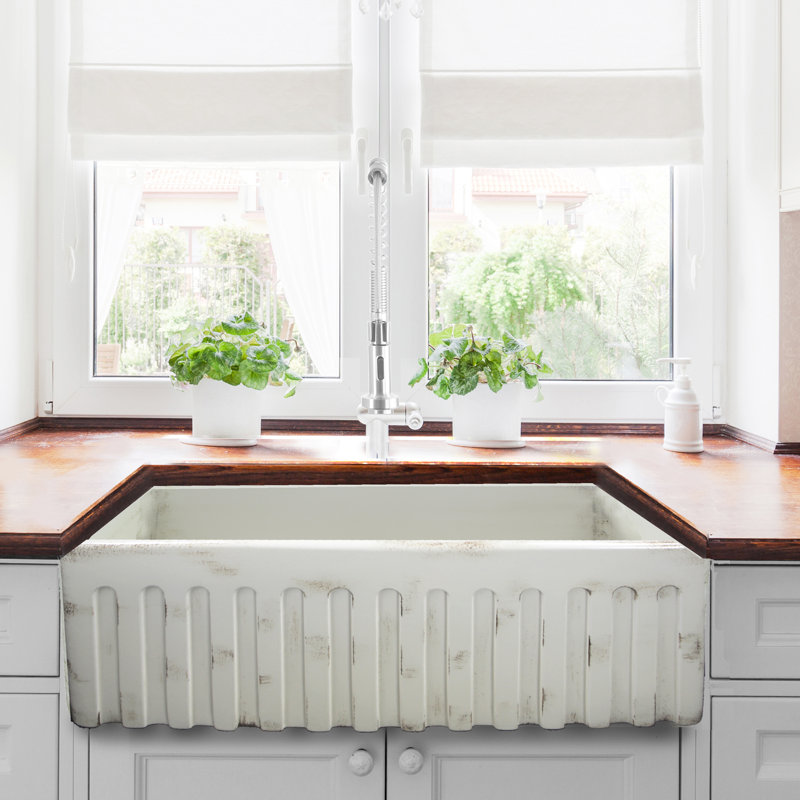 Vineyard 33'' L Single Basin Kitchen Sink, Shabby Straw