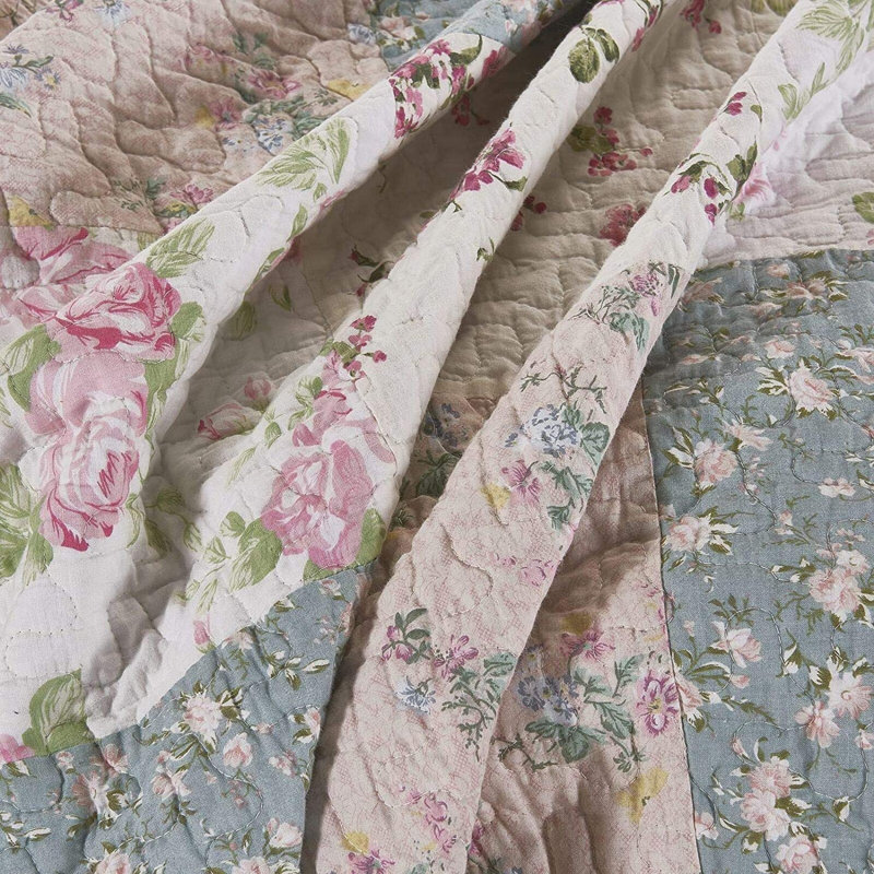 Queen White Cotton Reversible Floral Patchwork Quilt Set