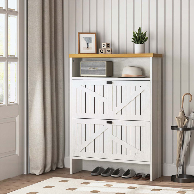 Armoire à chaussures multifonctionnelle avec un design durable et un rangement spacieux, idéal pour un usage familial.