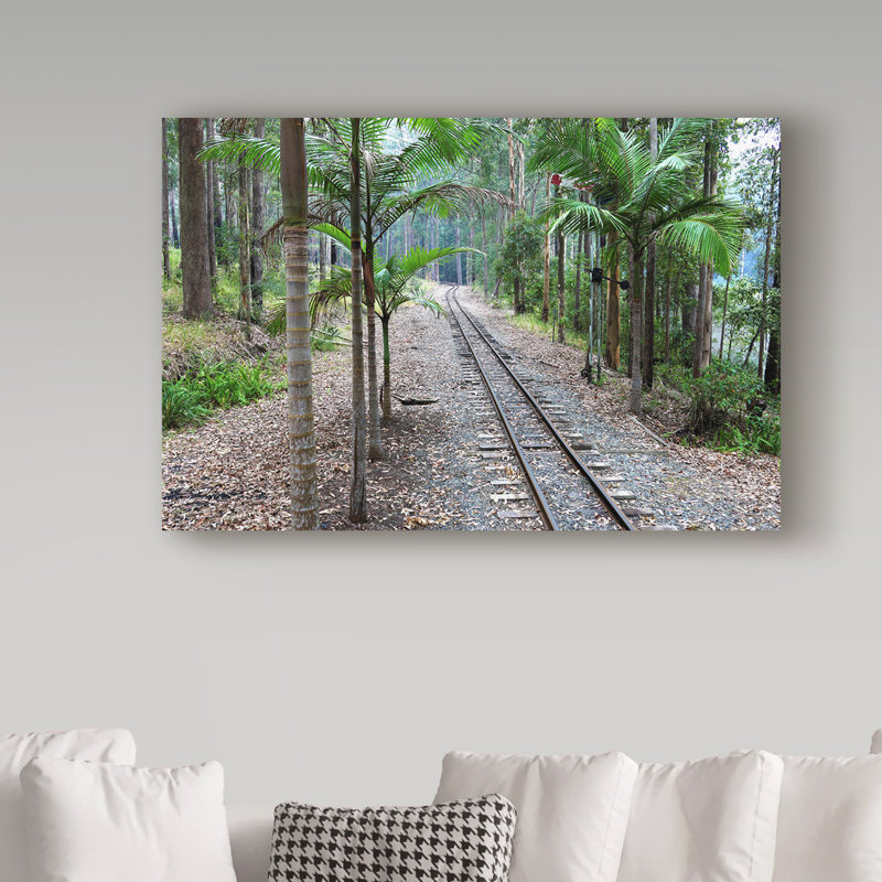 «Tracks Train» par Yareny, reproduction de photo sur toile tendue, H 12 po x l 19 po x P 2 po