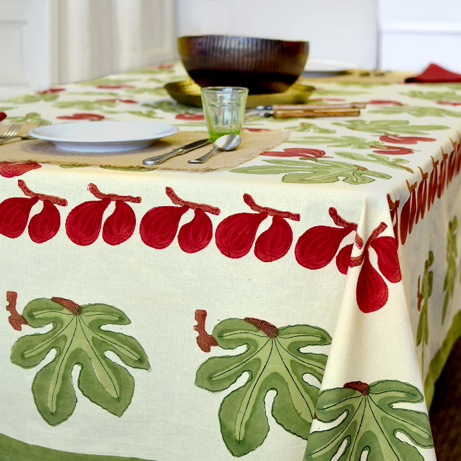 Debarata Floral Tablecloth, 128" x 71", Red/Green/White