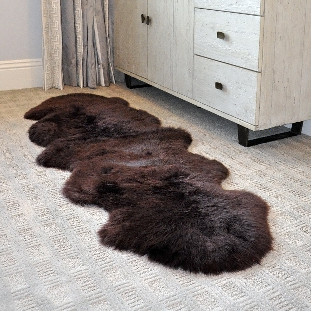 Dunmore Sheepskin Dark Brown Rug, Novelty 2' x 5'6"