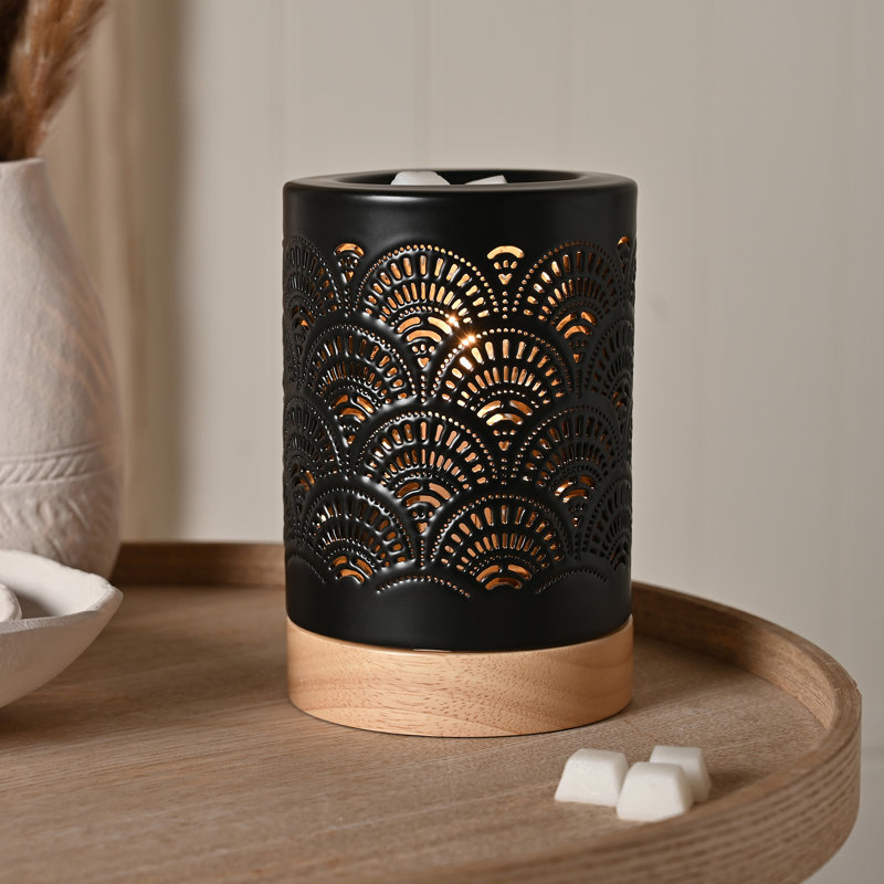 Surjeet Ceramic Table Lamp