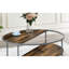Table basse industrielle avec cadre à 3 niveaux gris et noyer, structure thermolaquée, assemblage sans effort de placage de papier grain de bois