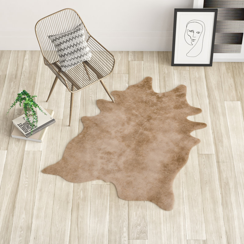 Tapis brun clair Isal, Nouveauté : 3 pi 10 po x 5 pi