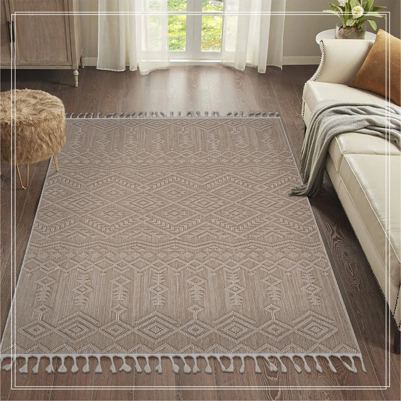 Natural /Traditional Indoor/Outdoor Area Rug, Rectangle 4' x 6'2"