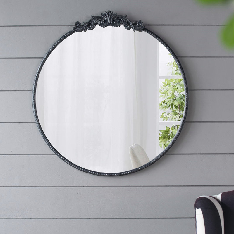Miroir 30 po x 32 po de style classique avec forme ronde et cadre d'inspiration baroque pour la salle de bain, console de vestibule posée contre le mur