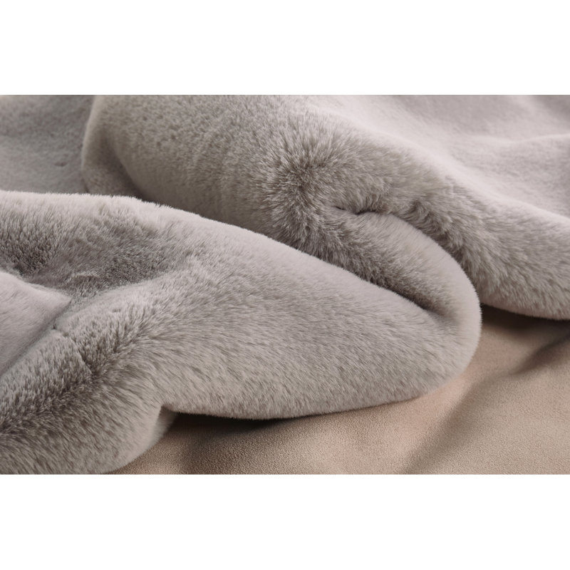 Tapis argenté en similicuir lapin Korth Over, Rectangle 8 pi x 11 pi
