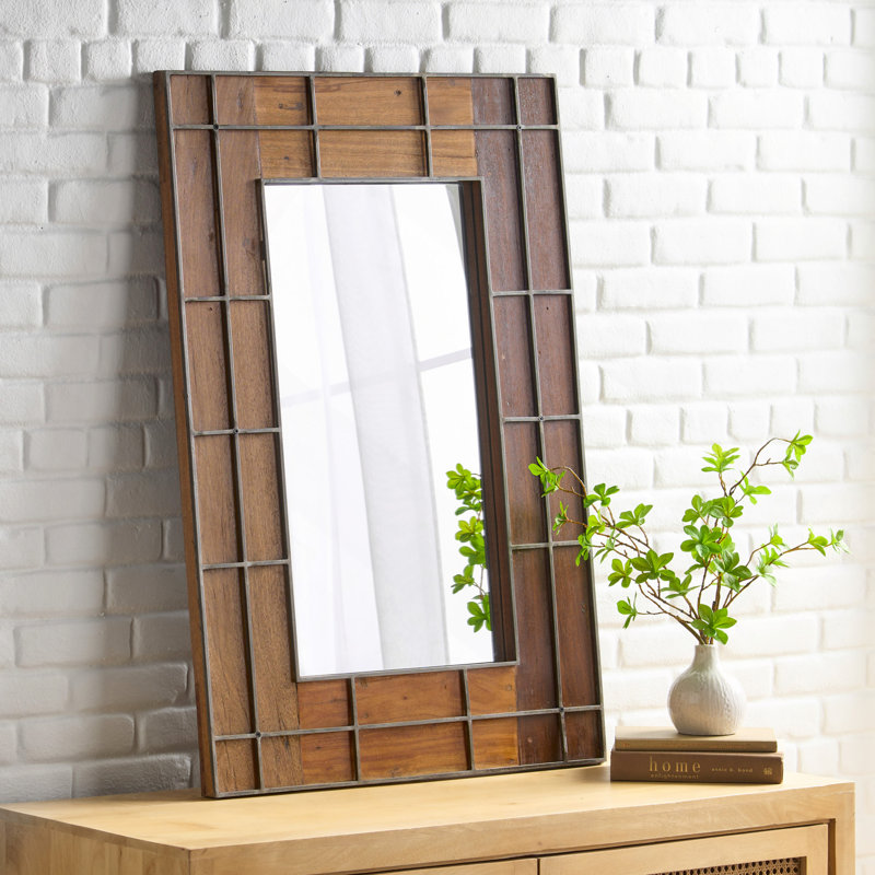 Heritage Elegance: miroir mural classique à cadre en bois