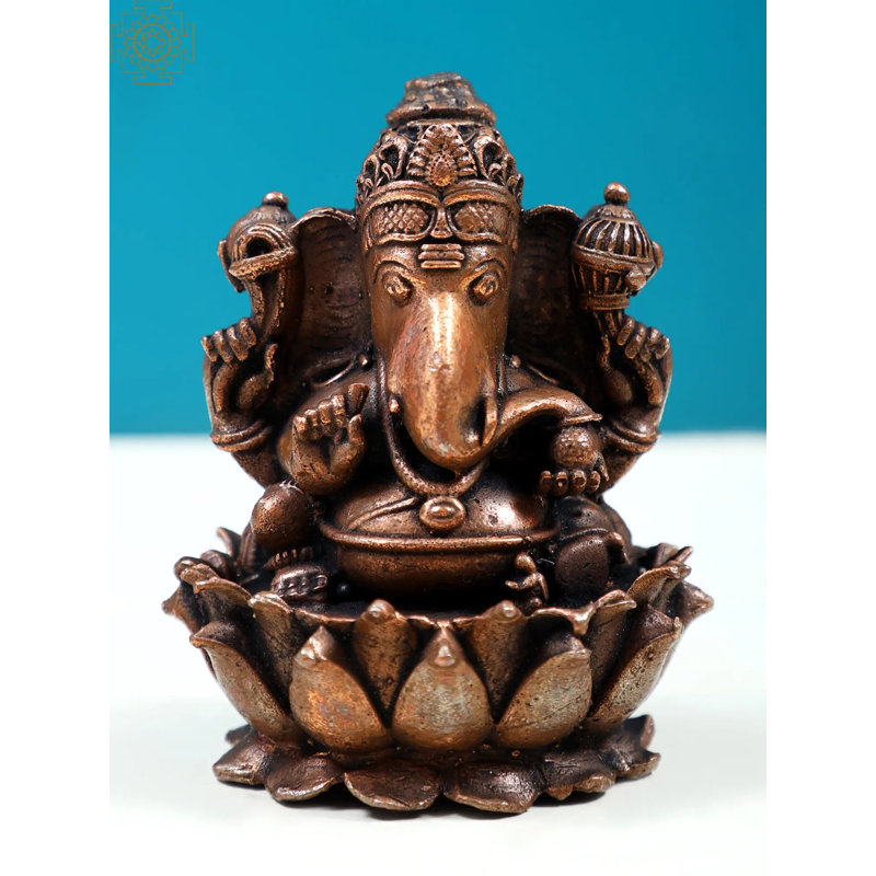 Figurine petit seigneur en cuivre Ganesha sur lotus