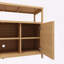 Buffet en bambou avec tablettes ouvertes et loquet magnétique