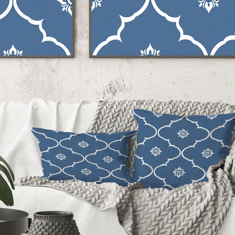 Coussin décoratif quadrilobe bleu et blanc, H 16 po x l 16 po