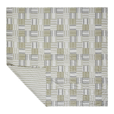 Farmhouse / Country Patchwork Quilt