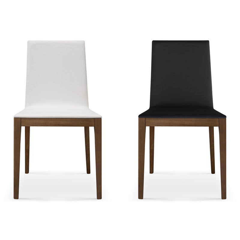 Chaise rembourrée en bois massif Aito, Noir