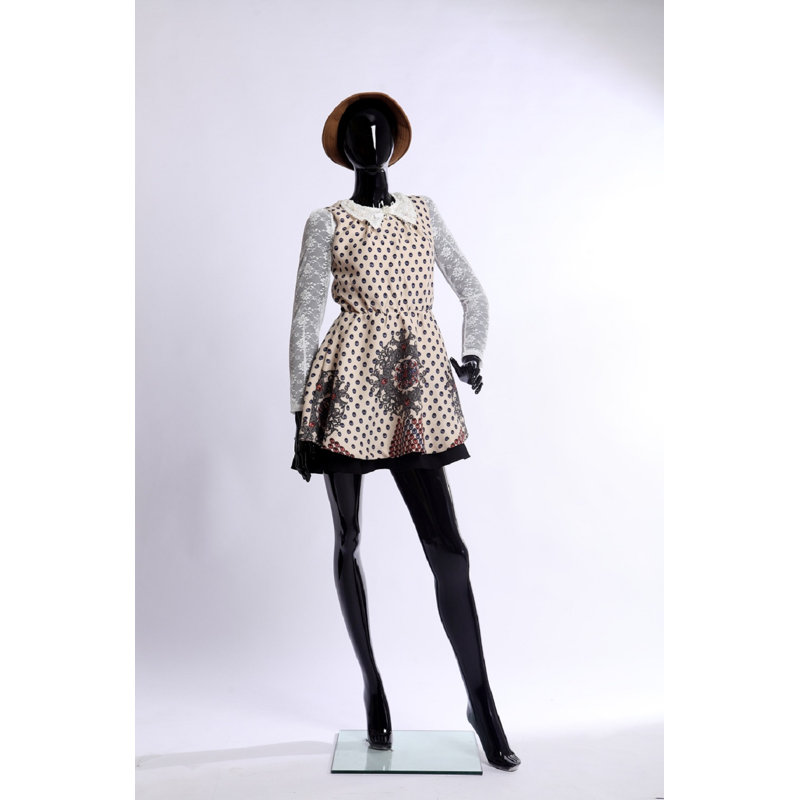 Anderer Mannequin, Black