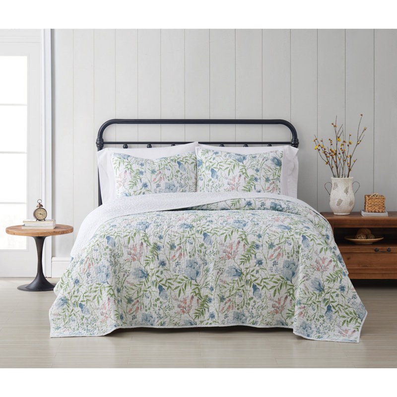 Field Blue/Green/Pink Reversible Quilt Set, Queen Quilt + 2 Standard Shams