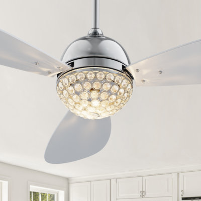 Ventilateur de plafond 52 po à 3 pales en cristal DEL avec télécommande et ensemble d'éclairage inclus Friedmut