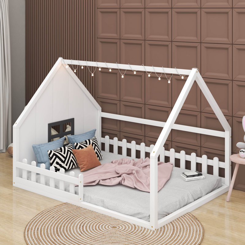 Lit double en bois avec fenêtre et clôture, Blanc