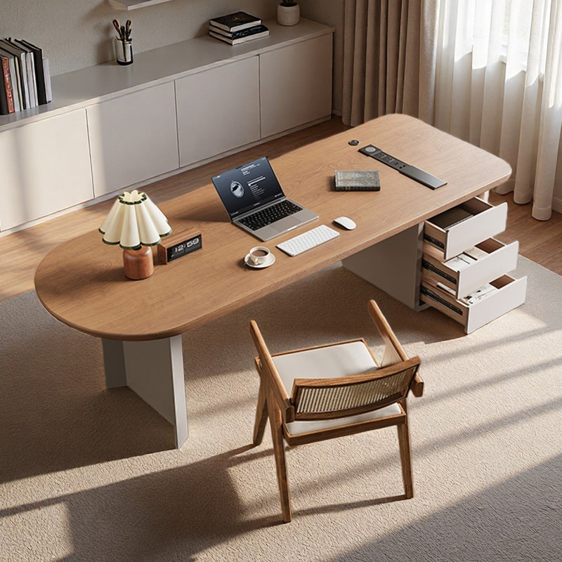 Bureau en bois massif de couleur crème au design simple