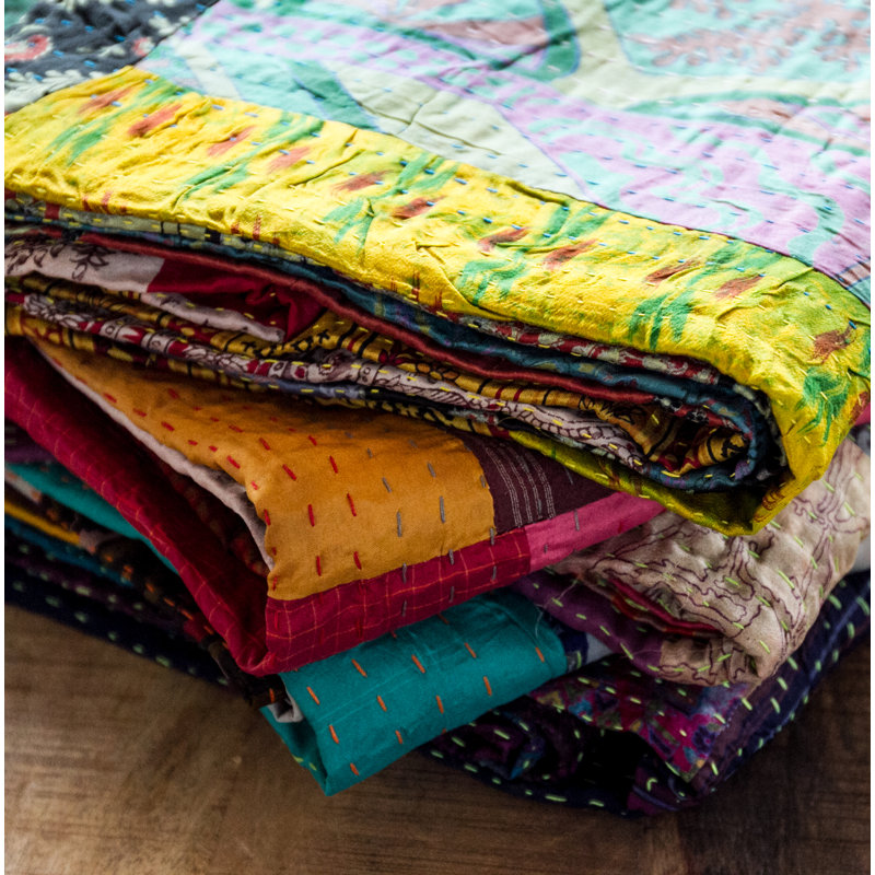 Couverture en patchwork de soie Kantha