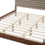 Cadre de lit plateforme Vela de style moderne du milieu du siècle avec tête de lit capitonnée, construction en hévéa, MDF et LVL, sommier à lattes en bois, aucun sommier tapissier nécessaire pour une chambre à l'ambiance feutrée-135847026-135847023