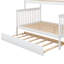 Lit superposé simple au-dessus d'un lit double avec lit gigogne et garde-corps blanc - Économie d'espace stable et de style moderne-100609330-100609331
