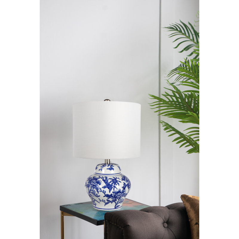 Lampe Vase Ormirae avec abat-jour en lin blanc et motifs en céramique bleue