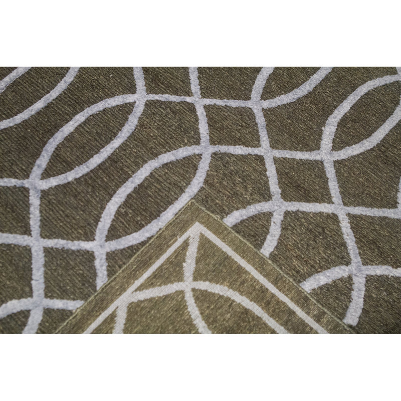 Geometric Area Rug in Gray/Brown