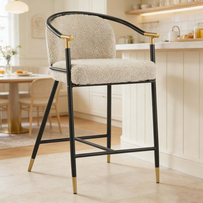 Ensemble de 2 tabourets de comptoir 26 "en tissu d'amande avec structure en fer noir et accents dorés, tabourets de bar modernes pour îlot de cuisine 26"