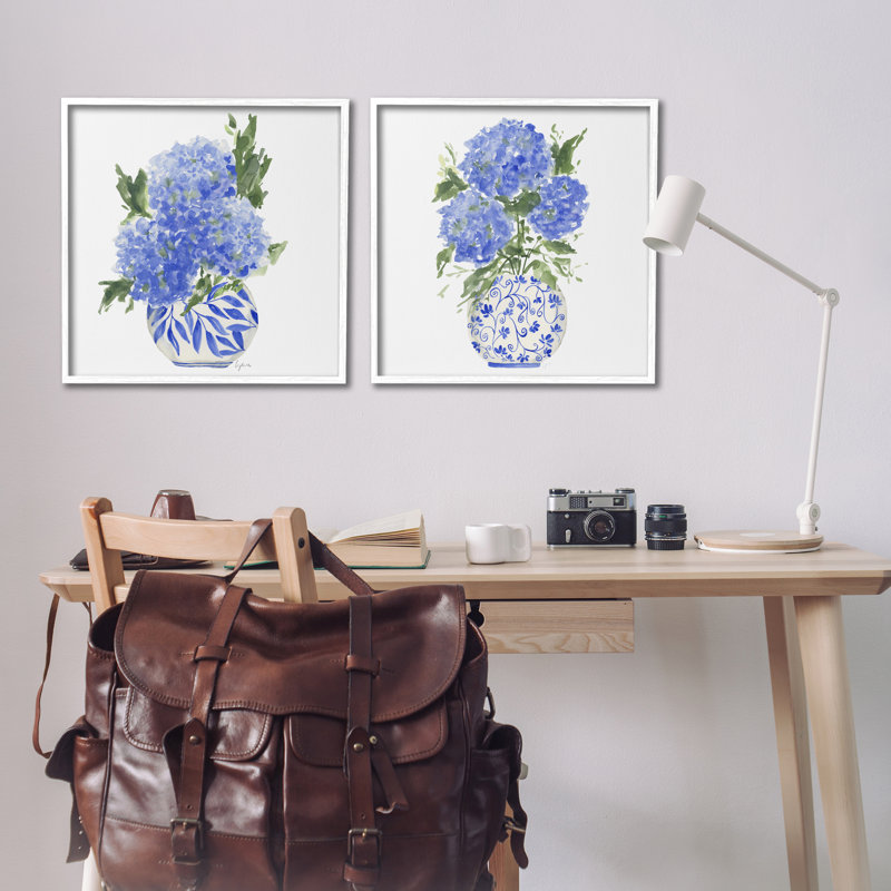 Hortensias dans des vases ornés, ensemble de 2 giclées encadrées, design par Lucille Price, H 24 po x l 48 po