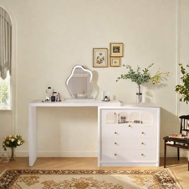 Boxvale, White