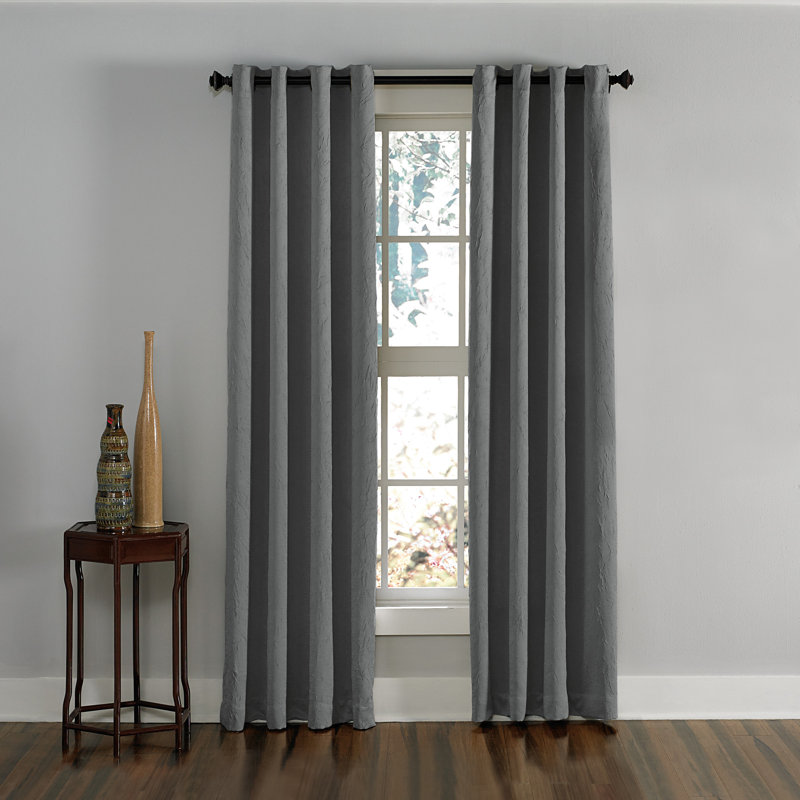 Panneau de rideau obscurcissant avec œillets de couleur unie Curtainworks Manzano, Gris, l 50 po x L 95 po