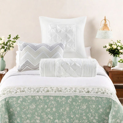 Elegant White Tufted Bedding Set, 7-piece King Size, Hypoallergenic Comfort