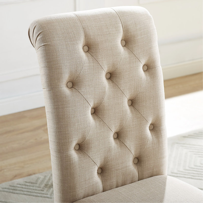 Chaise capitonnée en bois massif pour une expérience culinaire élégante, Tanné