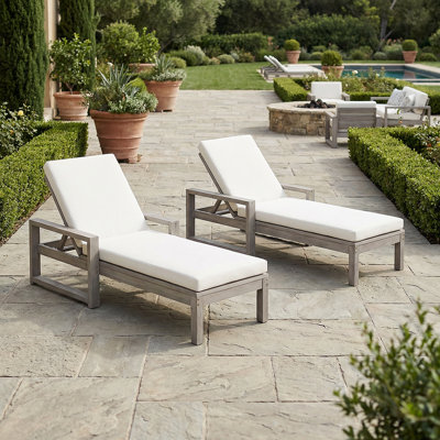 Chaise longue d'extérieur en bois d'acacia de qualité supérieure avec dossier réglable, coussins résistants à l'humidité - pour les patios et la piscine