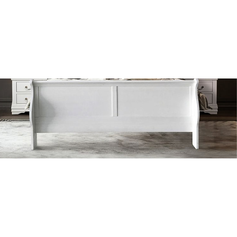 Grand lit d'apparence blanche, fabrication en bois de pin massif et placage de gomme, 3 lattes, sommier tapissier nécessaire, profondeur de 90 po, largeur de 62 po, hauteur de 47 po, poids de 69 lb, capacité de 660 lb