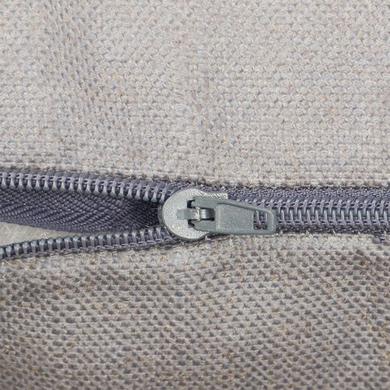 Housse de coussin en toile brodée 