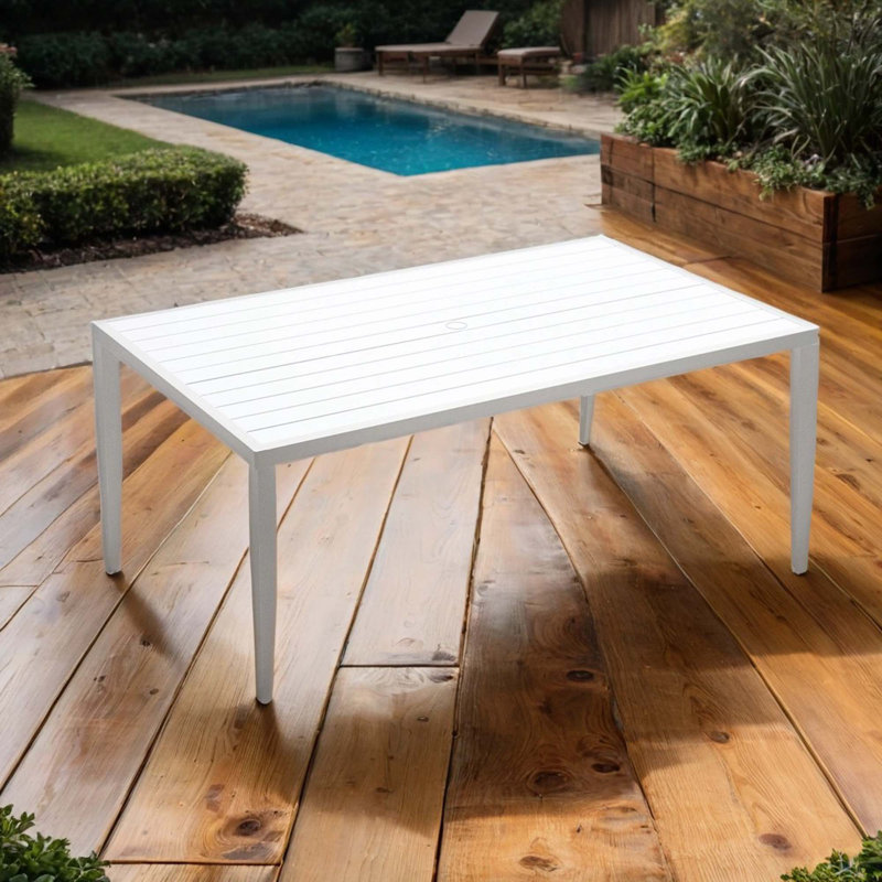 40 po x 70 po Table de patio d'extérieur en aluminium avec pieds fuselés et trou pour parasol, Blanc