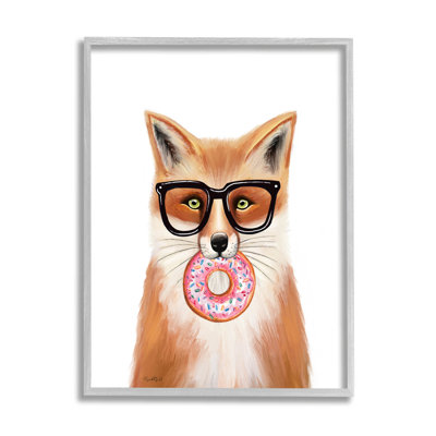Renard tenant un beignet portant des lunettes, estampe numérique encadrée par Elizabeth Tyndall_aq-498
