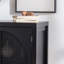 Armoire d'appoint noire avec portes