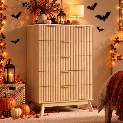 Commode cannelée à 5 tiroirs avec dessus en faux marbre, commode de style Mid-Century avec poignées en métal, meuble de rangement en bois et meuble télé pour chambre à coucher, salon