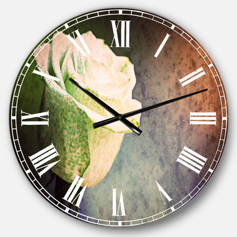 Magnifique rose peinte en blanc - Horloge murale traditionnelle, Moyen