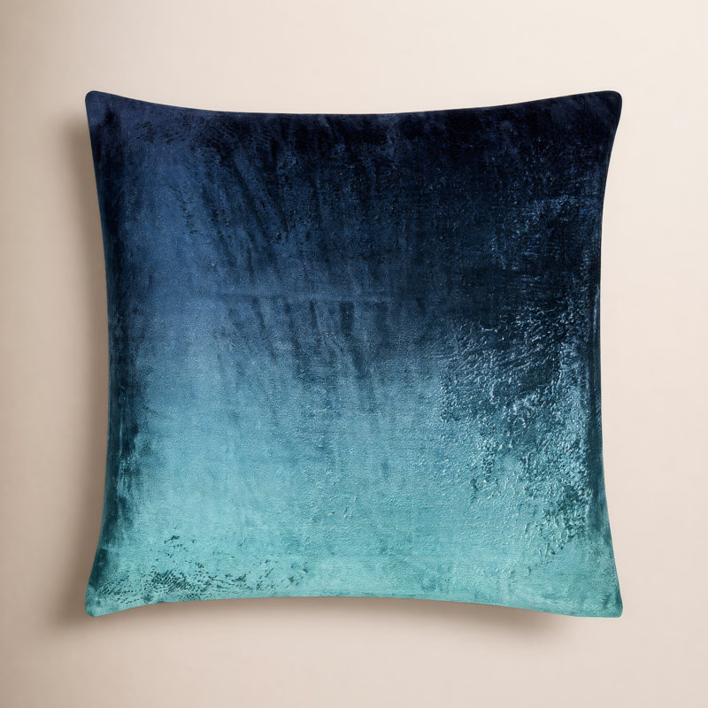 Coussin Theodosia, Prune foncée, 18 po x 18 po, Polyester/ bourre en polyester