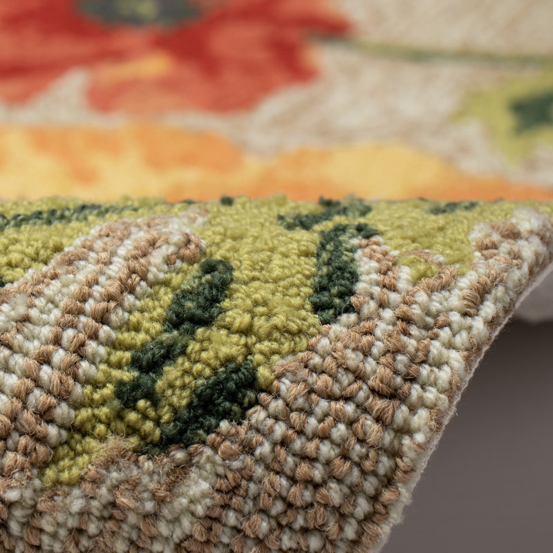 Carbonell Hand Tufted Floral Indoor / Outdoor Rug, Rectangle 2' x 3'