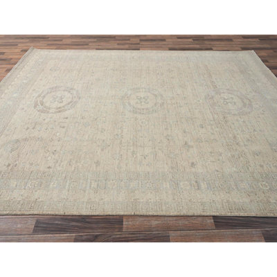 Tapis oriental 7 pi 10 po x 9 pi 6 po beige, noué à la main, 100% laine, motif Khotan et Samarkand, blanc délavé Peshawar