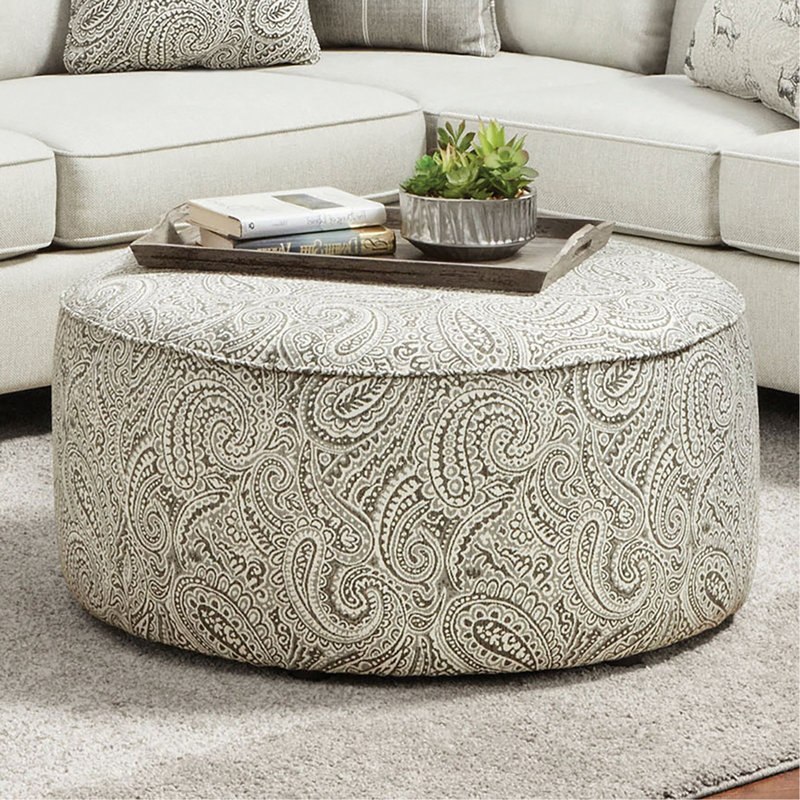 Repose-pieds rond de style transitionnel rembourré avec passepoil à motif cachemire multi-finitions (inclure seulement ce repose-pieds, pas le canapé)