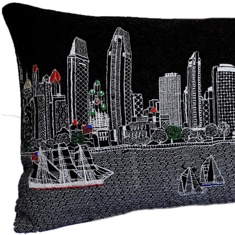 Coussin noir San Diego Nighttime Skyline, gris