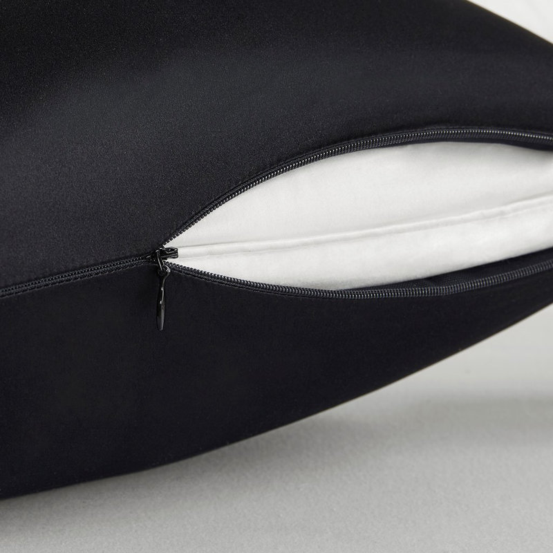 Taie d'oreiller simple en soie 100% mûre Gracie Mills Mirabel, Noir